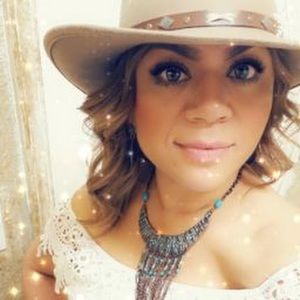 Meet your Posher, Lorena r.